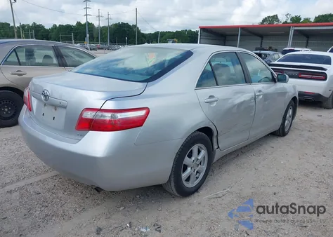 2008 Toyota Camry Le z USA, uszkodzony, nr VIN 4T4BE46K68R033116